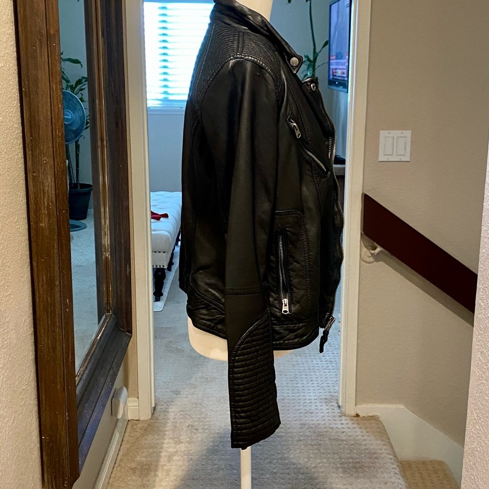 Sold Abercrombie & Fitch moto jacket - Picture 4 of 11